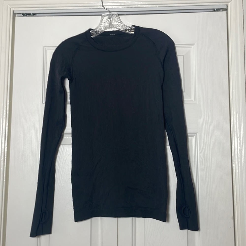 Lululemon black restless long sleeve 6